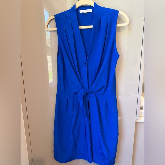 amanda uprichard blue mini dress Amanda Uprichard